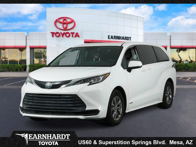 2021 Toyota Sienna LE FWD photo