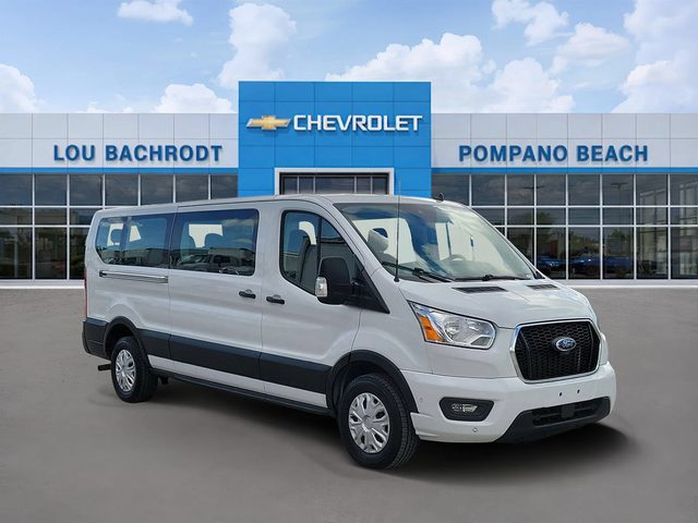 2022 Ford Transit Passenger Wagon XL RWD photo