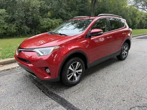 2017 Toyota RAV4 XLE FWD photo