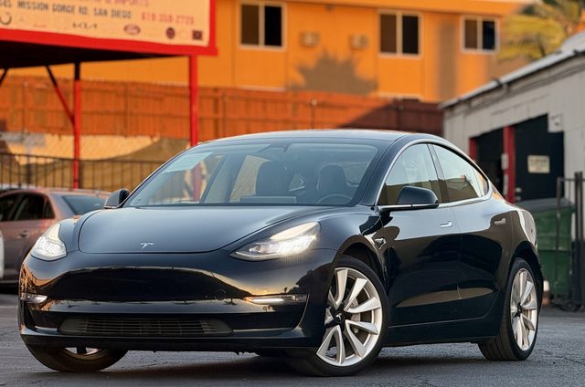 2018 Tesla Model 3 Long Range Battery AWD photo