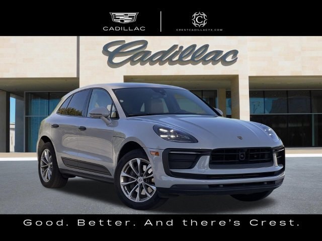 2023 Porsche Macan AWD photo