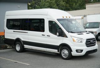 2020 Ford Transit Passenger Wagon RWD photo