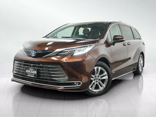 2021 Toyota Sienna LE FWD photo