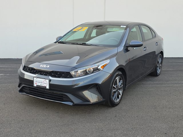 2023 Kia Forte LXS FWD photo
