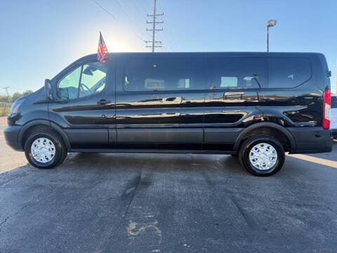 2018 Ford Transit Passenger Wagon XL RWD photo