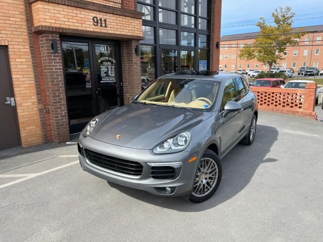 2016 Porsche Cayenne AWD photo