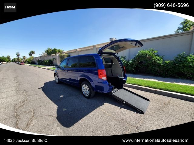2018 Dodge Grand Caravan SE FWD photo