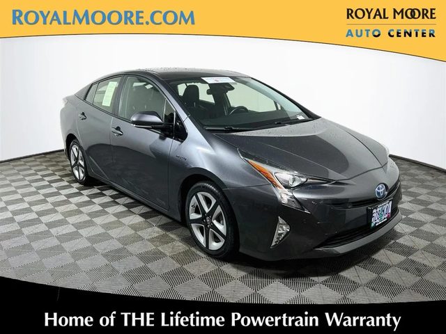 2017 Toyota Prius Three Touring FWD photo