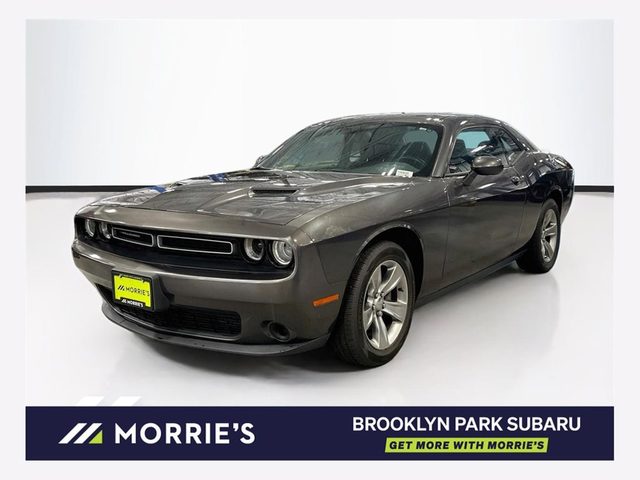 2015 Dodge Challenger SXT RWD photo