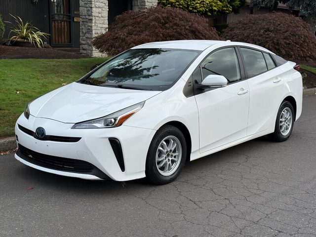 2019 Toyota Prius L Eco FWD photo