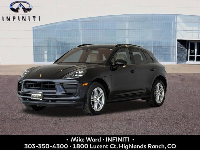 2022 Porsche Macan  AWD photo