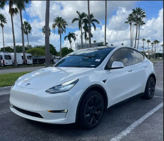 2021 Tesla Model Y Long Range AWD photo
