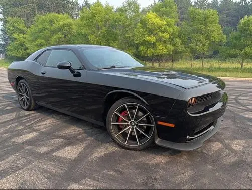 2015 Dodge Challenger SXT Plus RWD photo