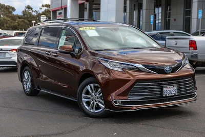 2022 Toyota Sienna Limited FWD photo