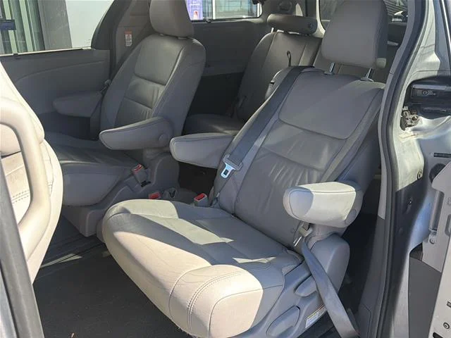 2015 Toyota Sienna XLE Premium FWD photo