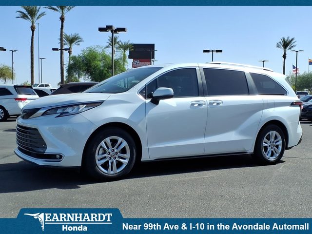 2023 Toyota Sienna Limited AWD photo