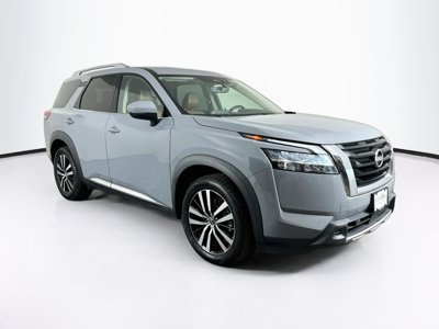 2023 Nissan Pathfinder Platinum FWD photo