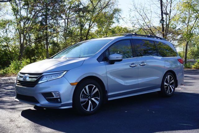2018 Honda Odyssey Elite FWD photo