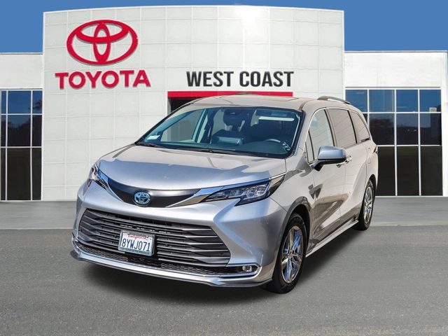 2022 Toyota Sienna XLE AWD photo