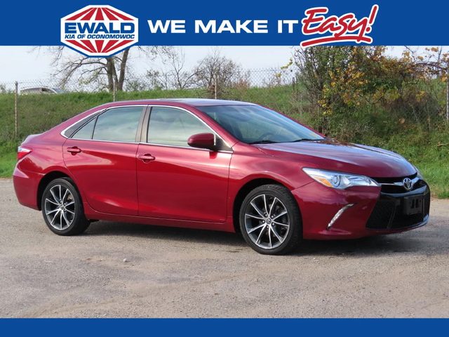 2017 Toyota Camry XSE FWD photo