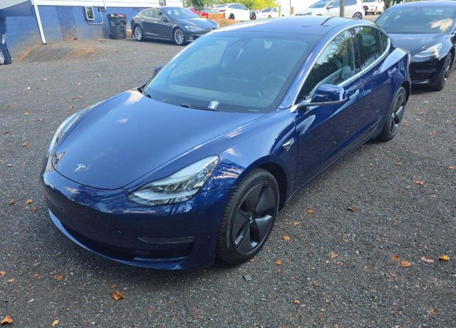 2018 Tesla Model 3 Mid Range Battery RWD photo