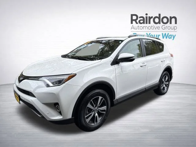 2017 Toyota RAV4 XLE AWD photo