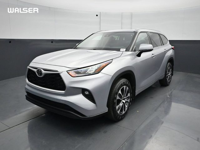 2022 Toyota Highlander XLE AWD photo