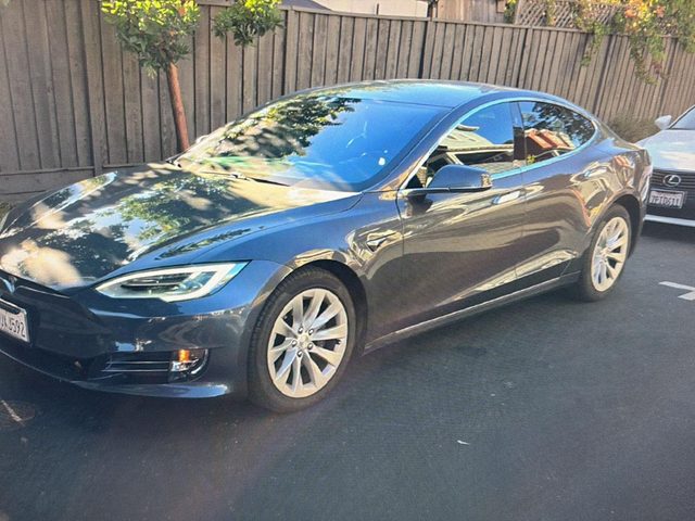 2016 Tesla Model S 90D AWD photo