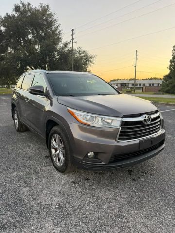 2015 Toyota Highlander XLE AWD photo