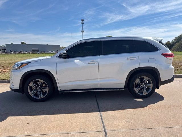 2019 Toyota Highlander Limited Platinum FWD photo