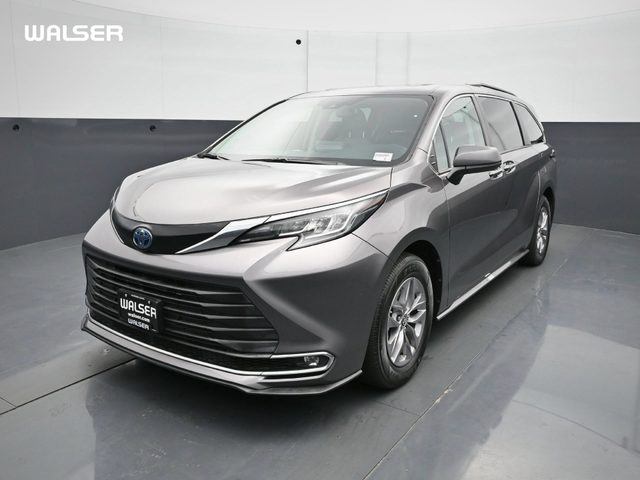 2023 Toyota Sienna XLE AWD photo
