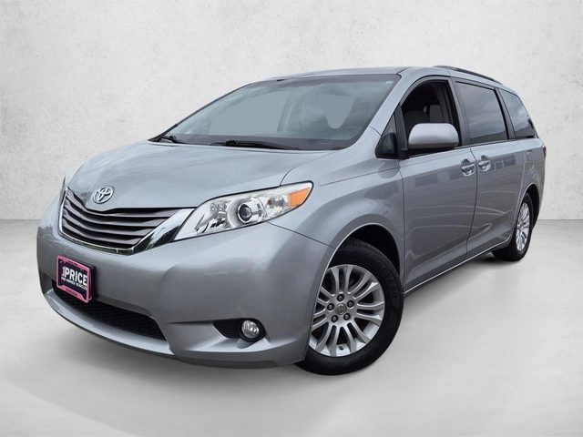 2015 Toyota Sienna XLE FWD photo