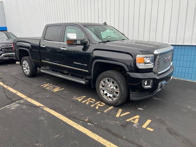 2015 GMC Sierra 2500HD Denali 4WD photo