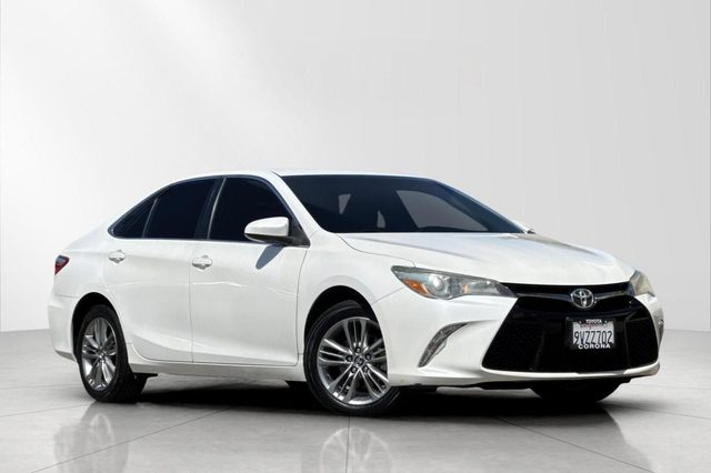 2015 Toyota Camry SE FWD photo
