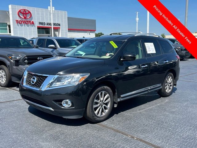 2015 Nissan Pathfinder S FWD photo