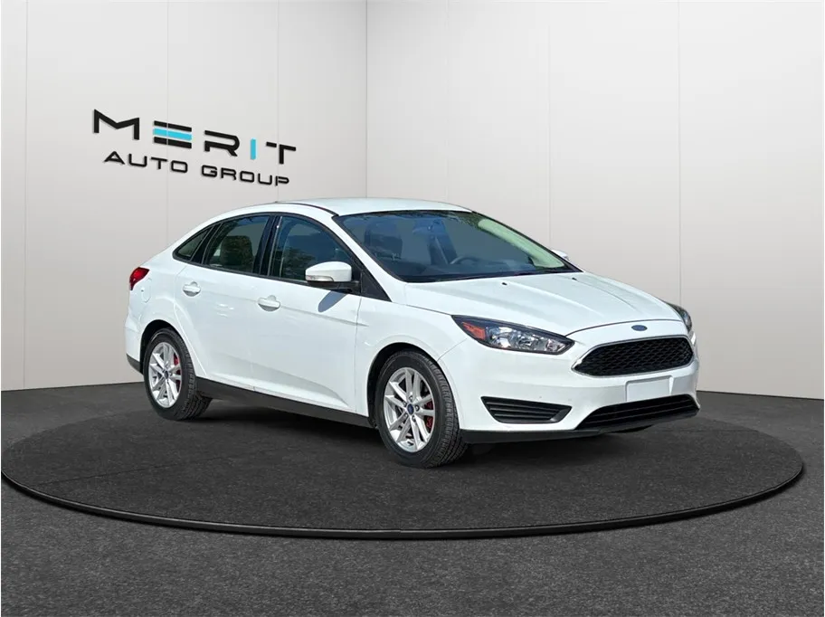2015 Ford Focus SE FWD photo