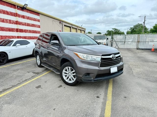 2015 Toyota Highlander LE FWD photo
