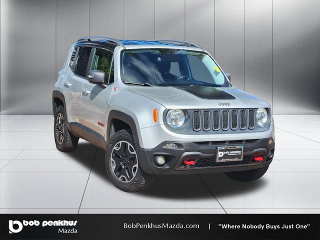 2015 Jeep Renegade Trailhawk 4WD photo