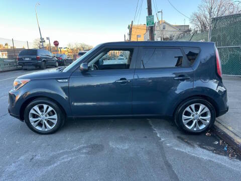 2015 Kia Soul + FWD photo