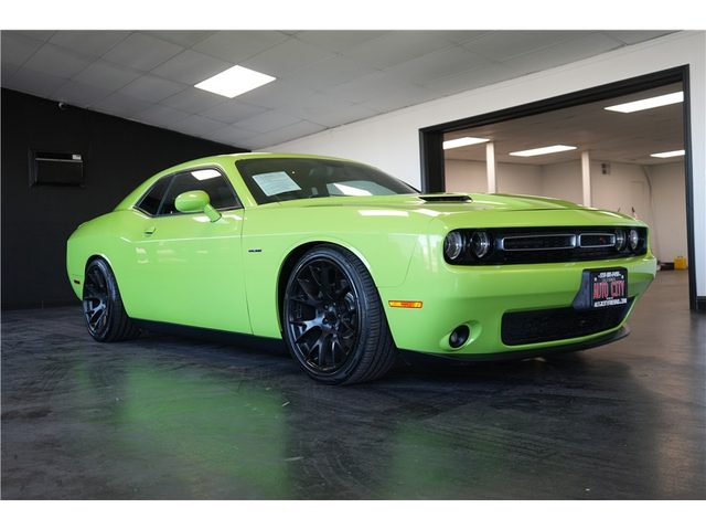 2015 Dodge Challenger R/T Plus RWD photo
