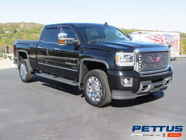 2015 GMC Sierra 2500HD Denali 4WD photo