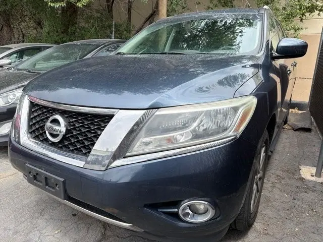 2015 Nissan Pathfinder SV 4WD photo