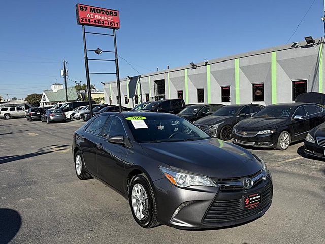 2015 Toyota Camry LE FWD photo