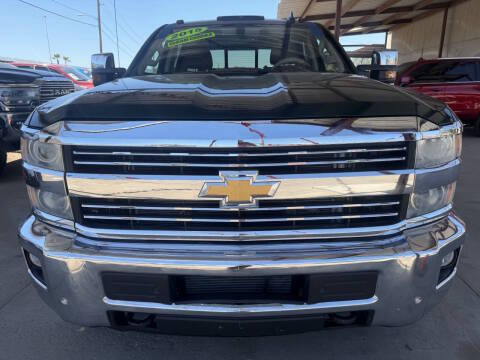 2015 Chevrolet Silverado 3500HD LTZ 4WD photo