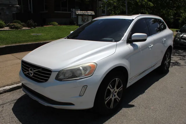 2015 Volvo XC60 T6 Premier Plus AWD photo