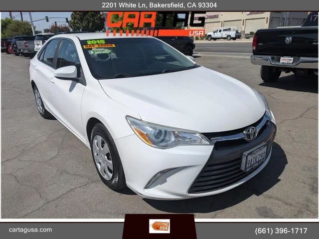 2015 Toyota Camry LE FWD photo