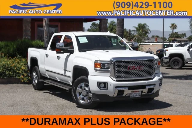2015 GMC Sierra 2500HD Denali 4WD photo