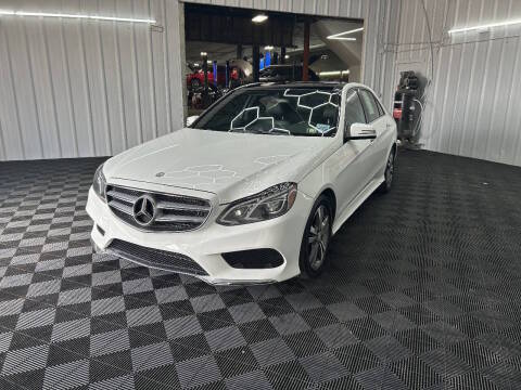 2016 Mercedes-Benz E-Class E 400 AWD photo