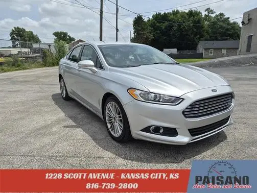 2016 Ford Fusion SE FWD photo