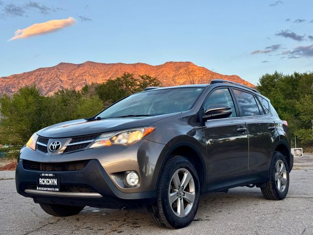 2015 Toyota RAV4 XLE AWD photo